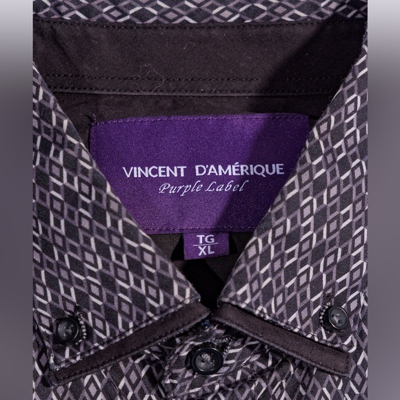 Stylish Black and White Patterned Men's Shirt - Picture 2 of 4